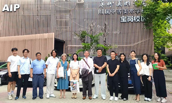 法国驻广州总领事馆教育代表团到访广美附中AIP